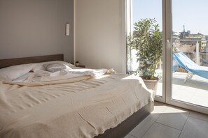 Junior Penthouse, 1 Bedroom, Terrace, Partial Sea View