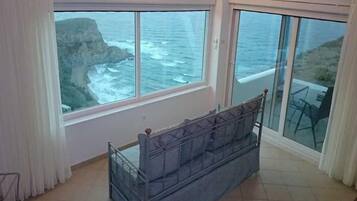 Deluxe Bungalow, Sea View | In-room safe, individually furnished, soundproofing, free WiFi