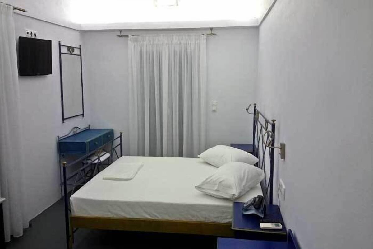 In-room safe, soundproofing, WiFi (free), individually furnished