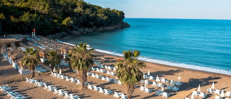 Playa privada en los alrededores, sillas reclinables de playa