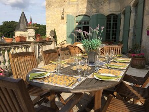 Free daily local cuisine breakfast