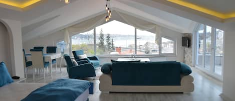 Minibar, Zimmersafe, Schreibtisch, schallisolierte Zimmer