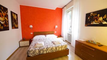 Schreibtisch, Babybetten, Zustellbetten, kostenloses WLAN