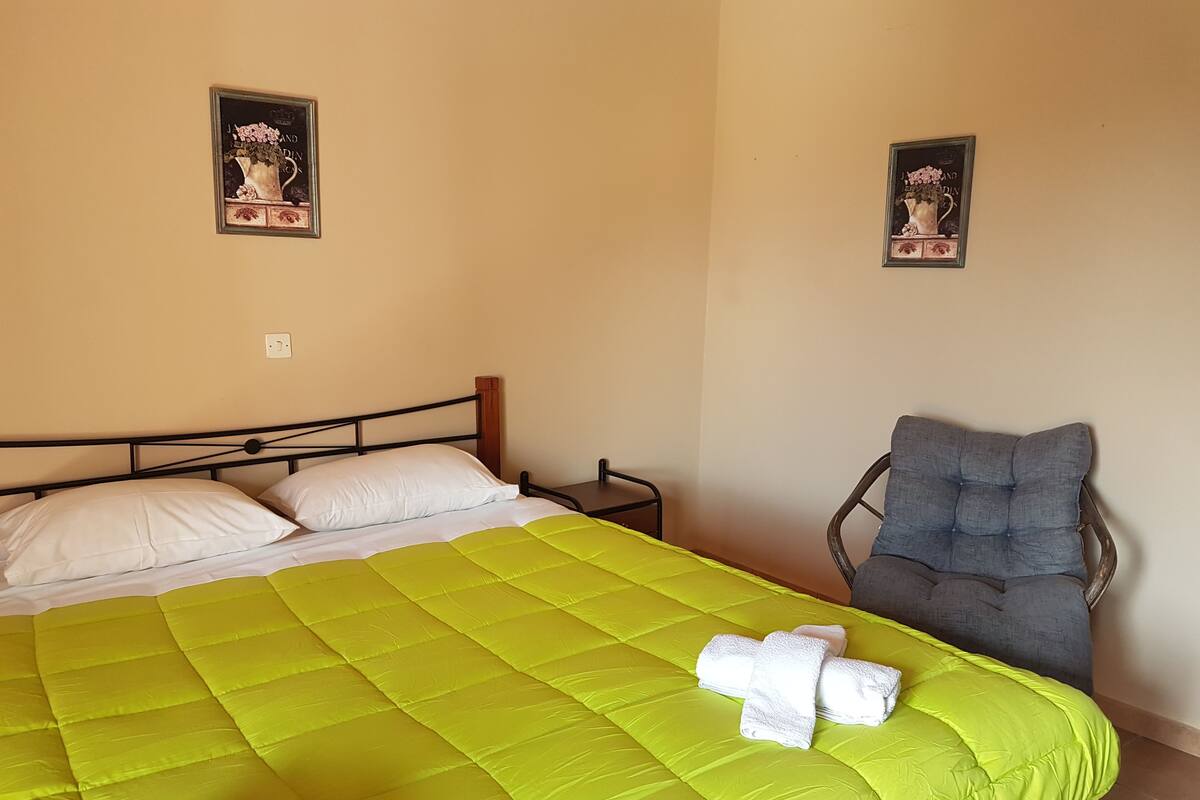 Deluxe Apartment, 1 Bedroom | Minibar, soundproofing, iron/ironing board (on request), cribs (free)