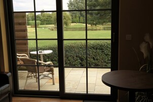 Quarto duplo luxo, terraço, vista para o jardim | Vista para o jardim