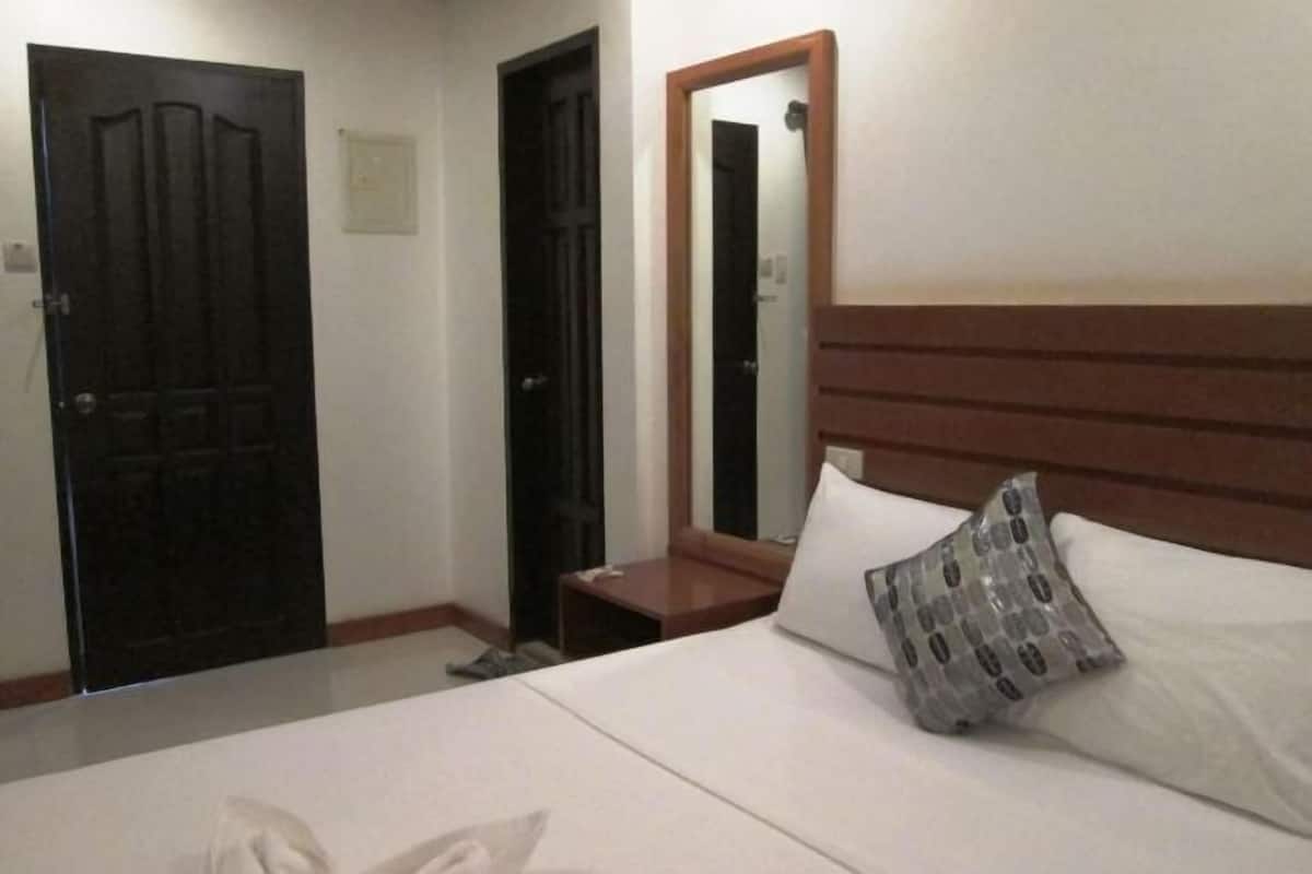 Bureau, Wi-Fi gratuit, draps fournis