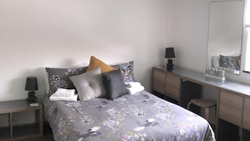 Suite Premium, baño privado, vistas al patio (Room 6/7)