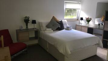 Premium Suite, Ensuite, Courtyard View (Room 6/7)