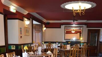 Breakfast and dinner served, local cuisine