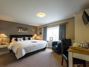 Chambre Supérieure avec lits jumeaux, salle de bains attenante | 1 chambre