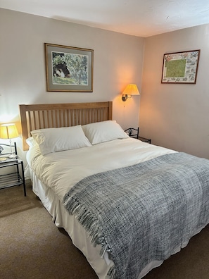 Double Room, Ensuite - The Old Inn (Axminster)