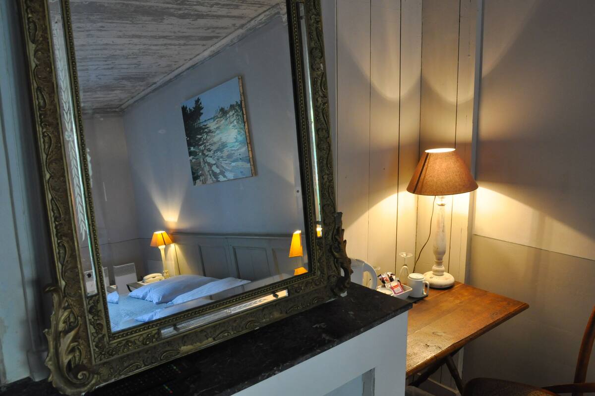 deluxe double room | premium bedding, minibar, in-room safe, desk