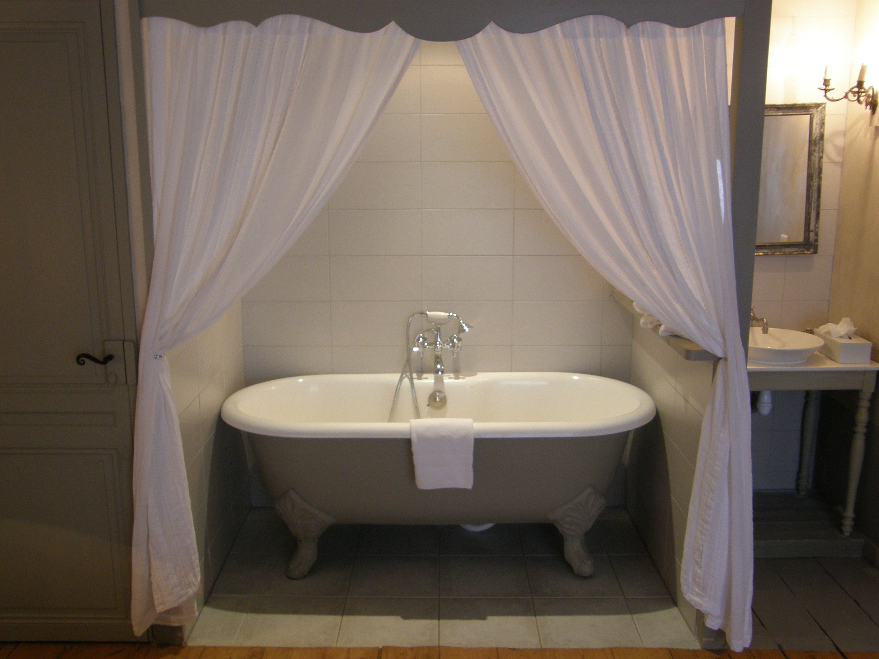 deluxe double room | bathroom | free toiletries, hair dryer, towels