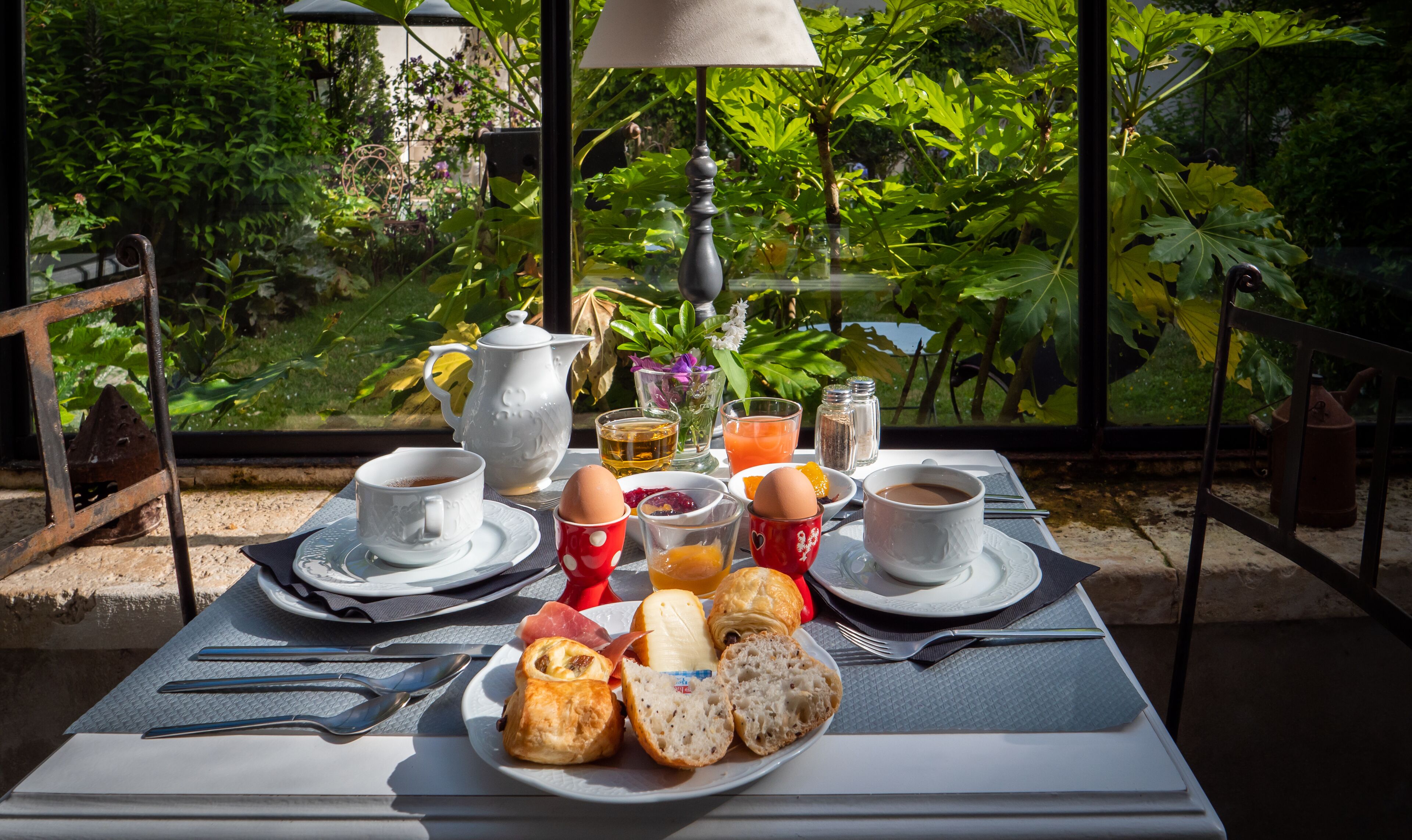 daily buffet breakfast (eur 16.00 per person)