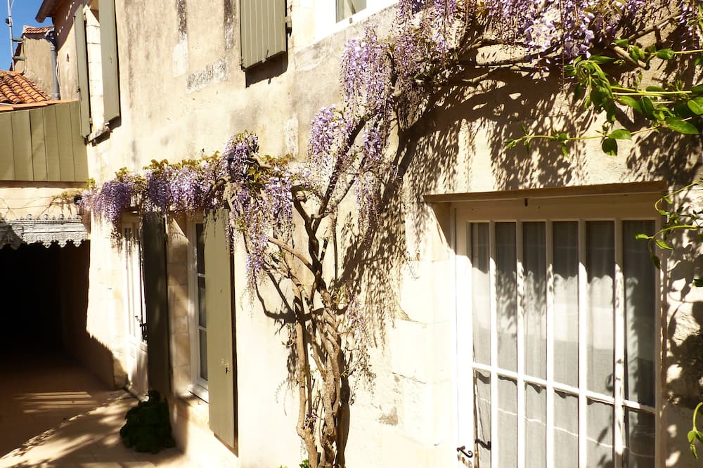 La Maison Douce