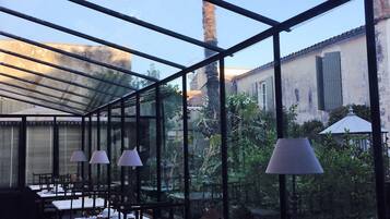 Daily buffet breakfast (EUR 16.00 per person)