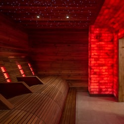 Sauna, bain à remous, hammam, soins corporels, soins d'aromathérapie