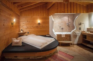 Hypo-allergenic bedding, in-room safe, WiFi, bed sheets - Hotel Vitaloase zu den drei Brüdern (Unken)