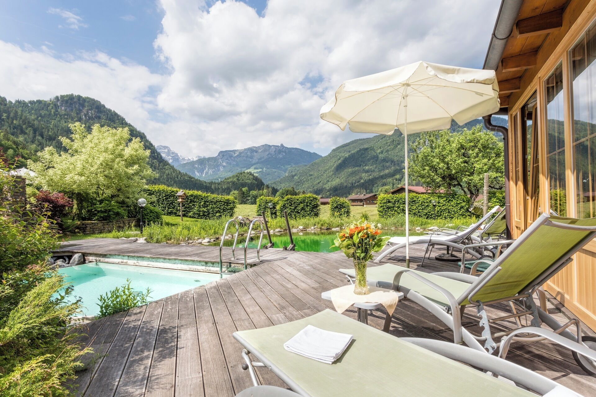 sauna, hot tub, steam room, body treatments, aromatherapy