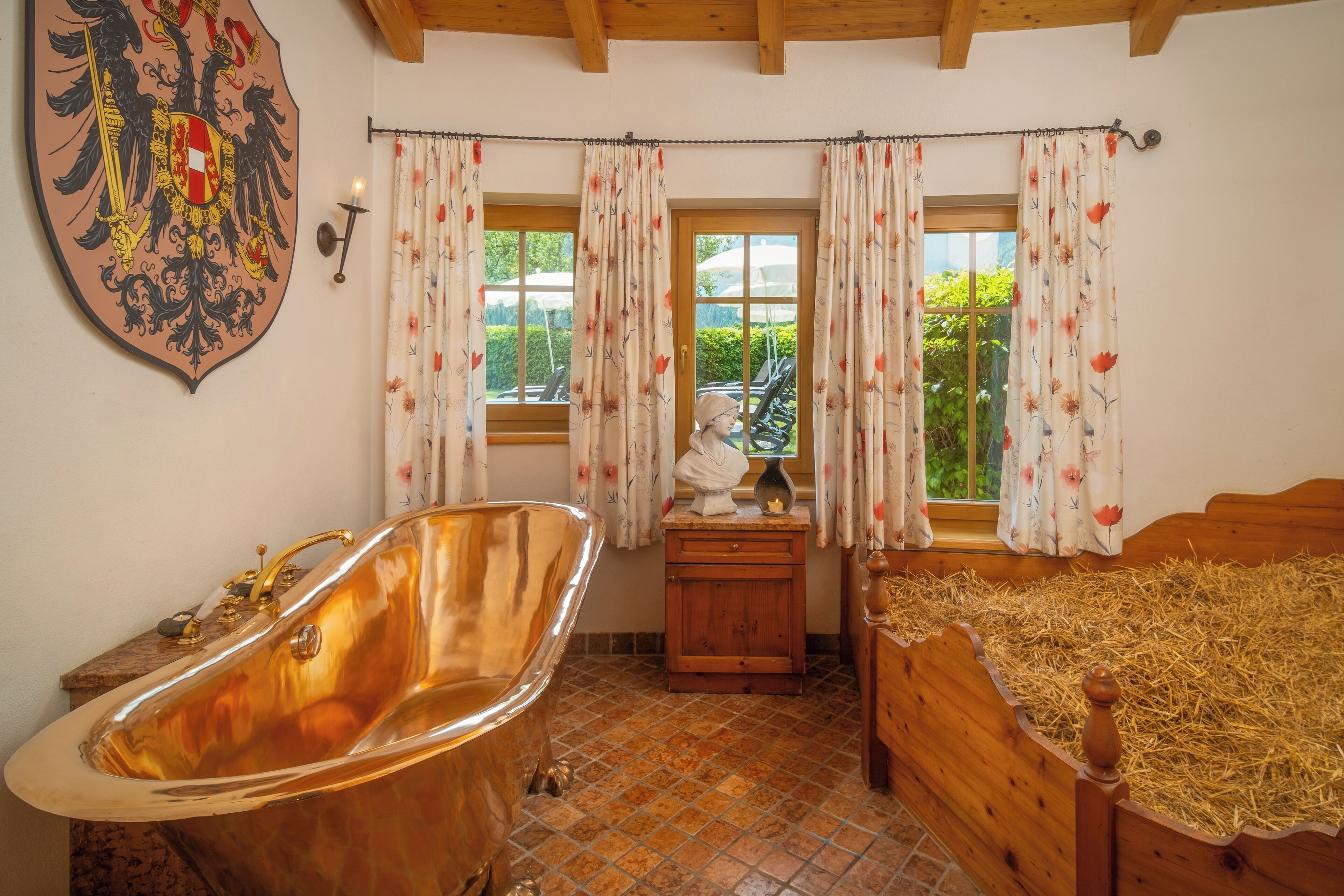 sauna, hot tub, steam room, body treatments, aromatherapy