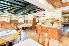 Regional cuisine - Hotel Vitaloase zu den drei Brüdern (Unken)