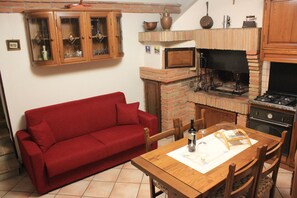 Appartement, 2 chambres | Aire de séjour