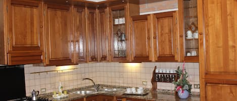 Apartment, 2 Bedrooms | Private kitchen