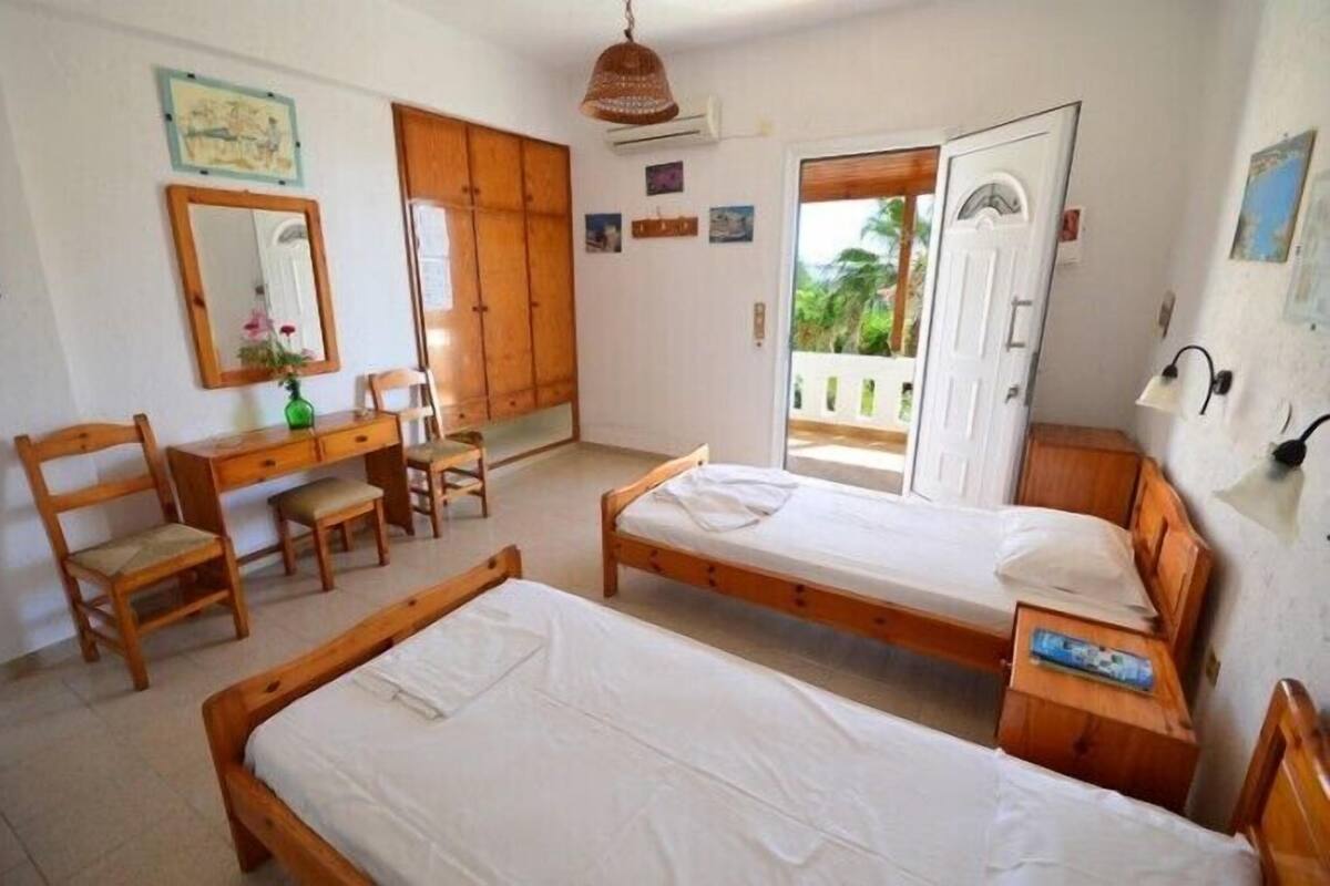 Free cots/infant beds, free WiFi