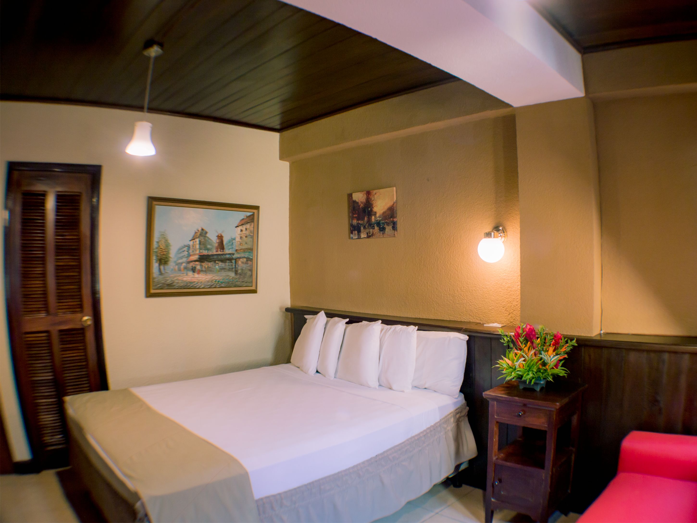 Bureau, draps fournis