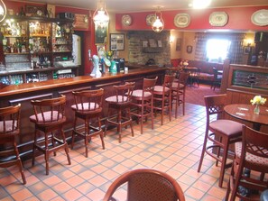 Bar (on property) - Mountain Inn (Coolaney)