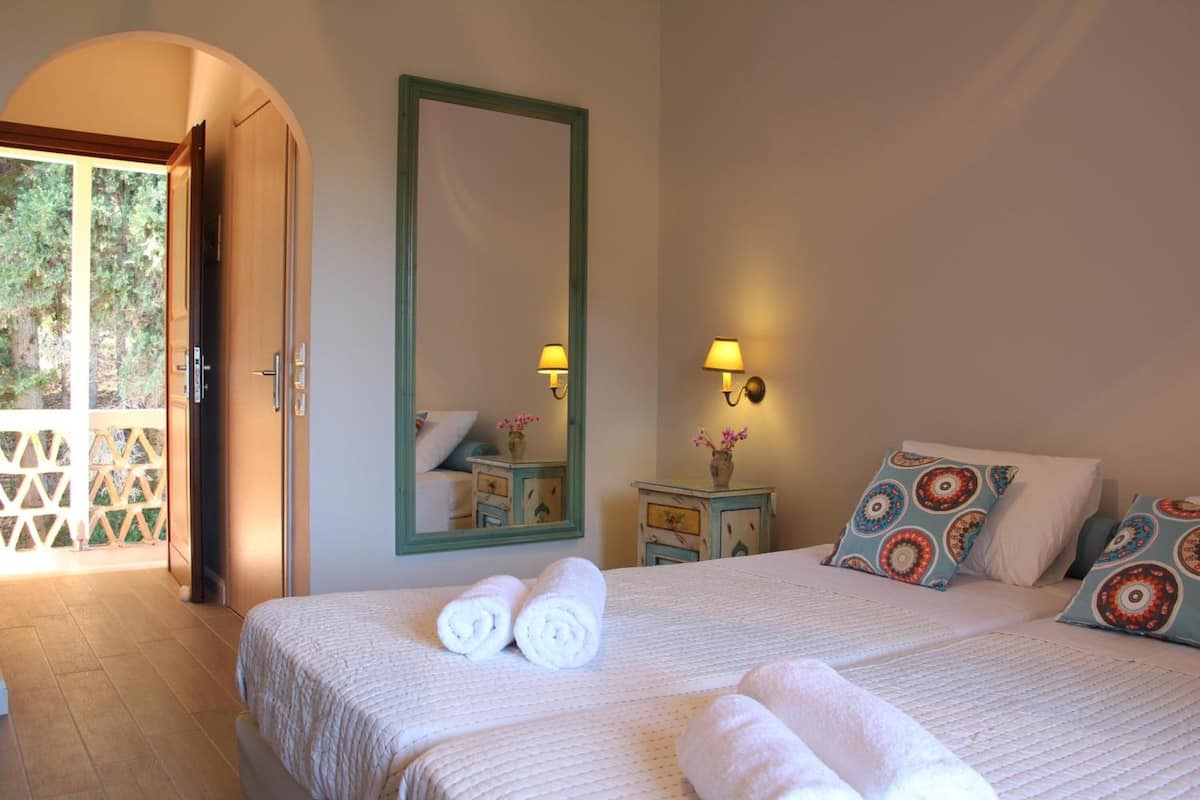 soundproofing, free cots/infant beds