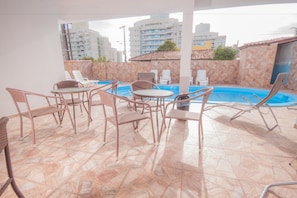 2 piscinas al aire libre