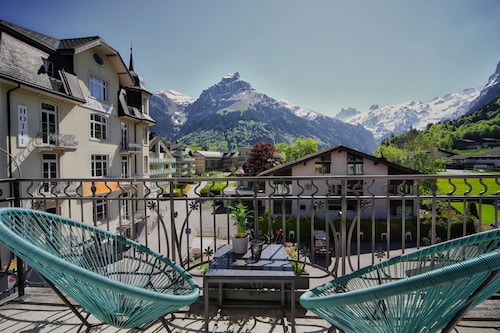 GRAND your home with common kitchens with self check-in