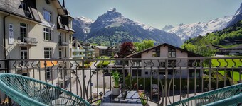 GRAND your home with common kitchens with self check-in