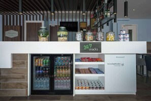 Snack bar - Hampton by Hilton Amsterdam Centre East (Amsterdam)
