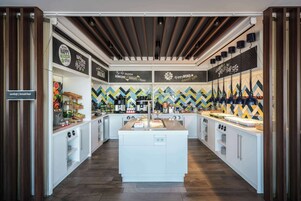 Free buffet breakfast 