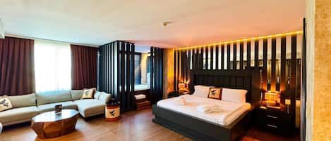 Studio Suite Deluxe | Bộ đồ giường cao cấp, minibar, két bảo mật tại phòng, bàn