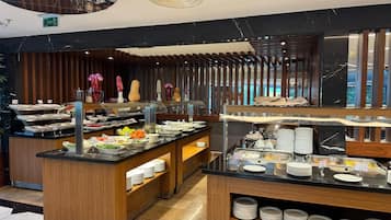 Free daily buffet breakfast