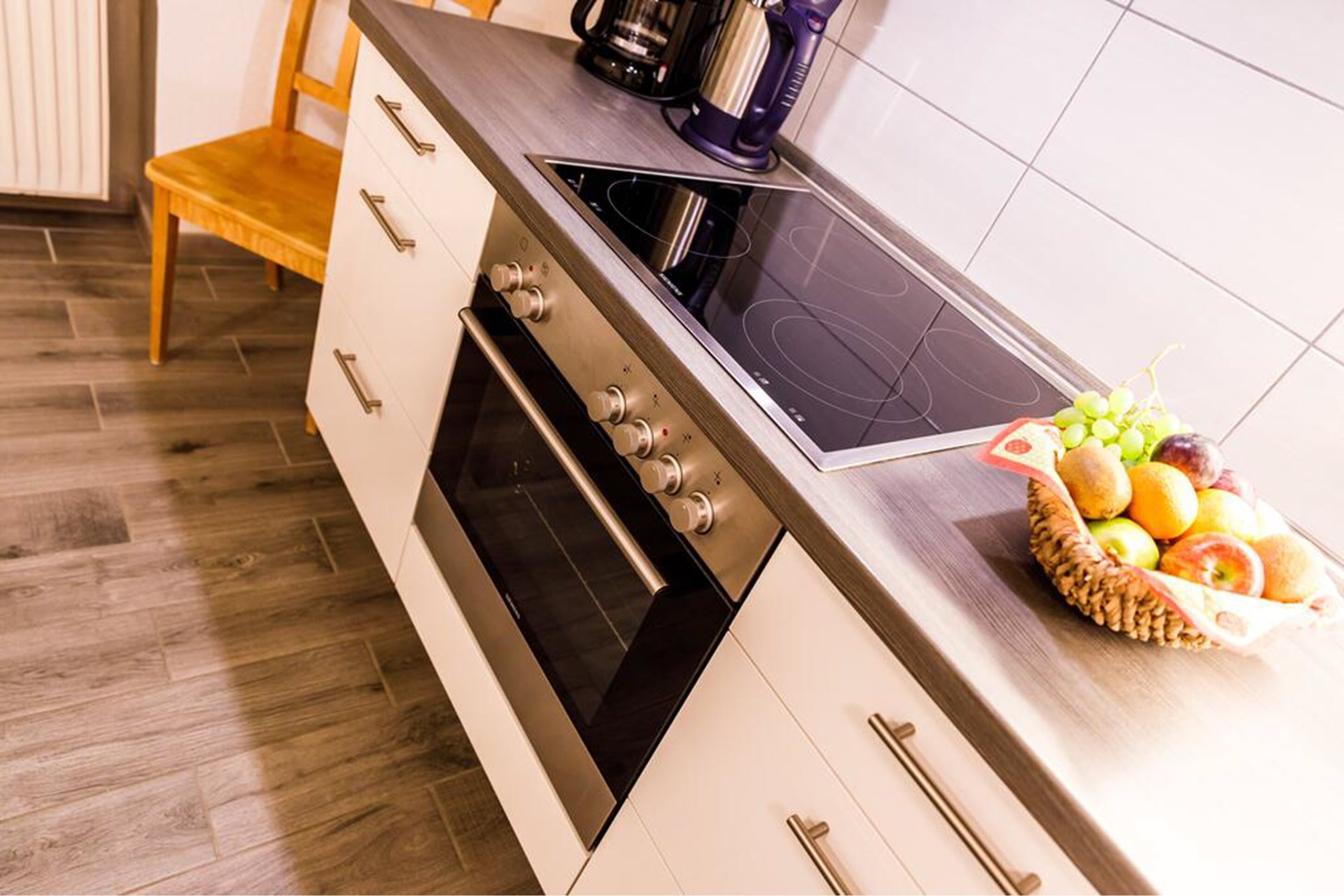 apartment | private kitchen | fridge, oven, stovetop, coffee/tea maker