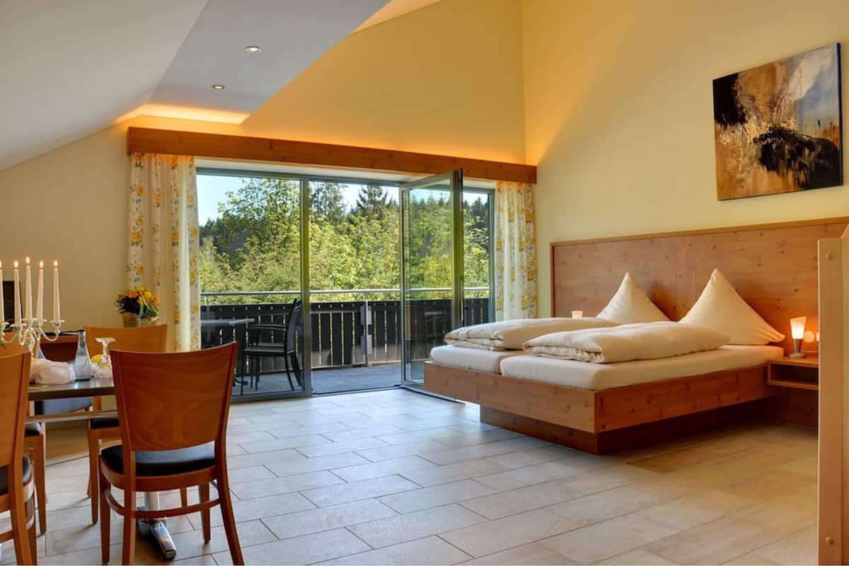 superior double room | desk, free cots/infant beds, free wifi, bed sheets