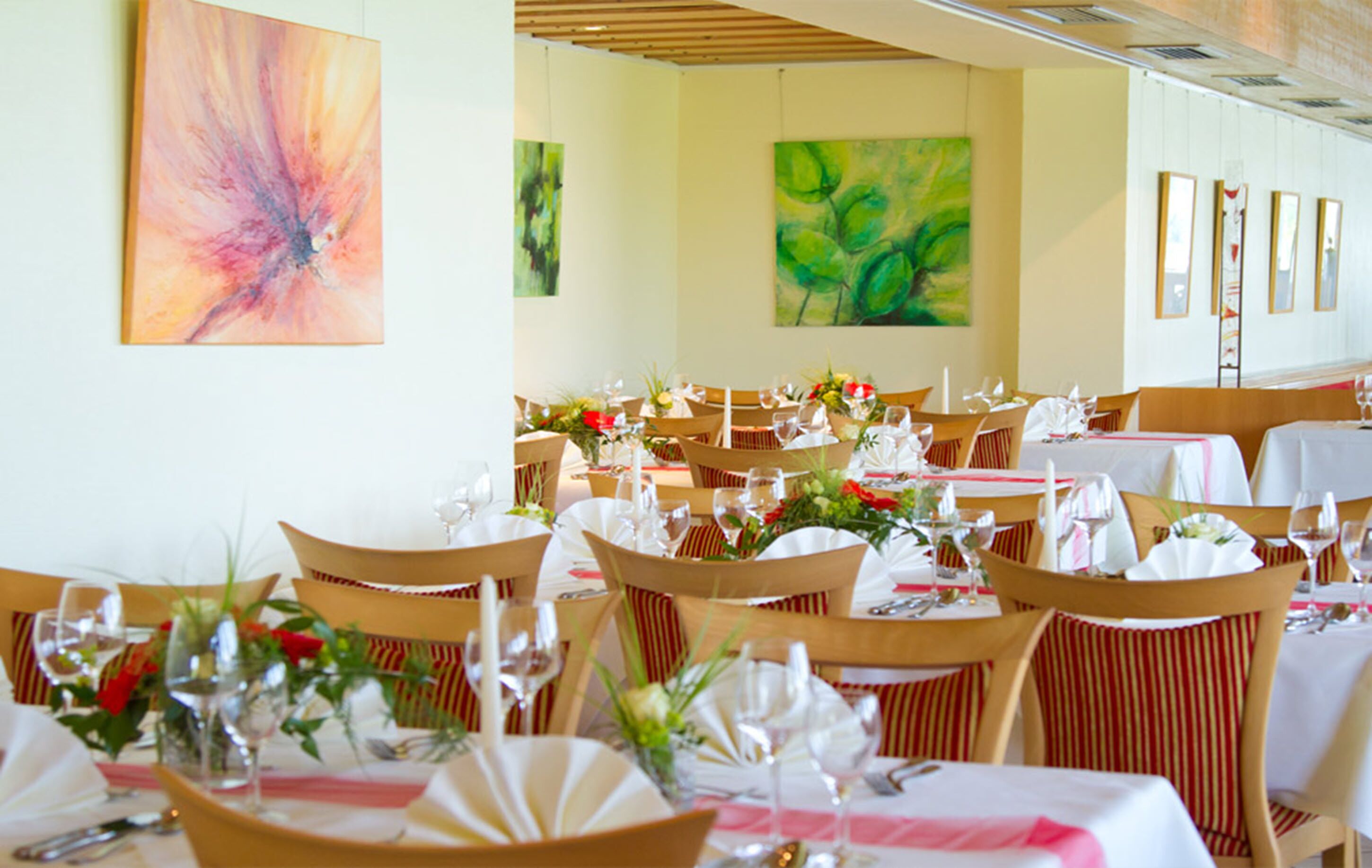 lunch and dinner served, regional cuisine