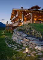 Fachada de la propiedad