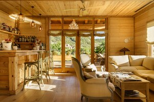 Bar (en el alojamiento)