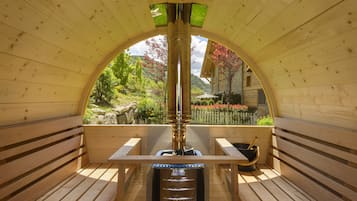 Chalet superior | Ropa de cama de alta calidad, minibar, caja fuerte y escritorio