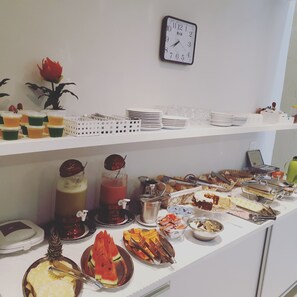 Free daily continental breakfast - Pousada Brisa do Mar (Ipojuca)