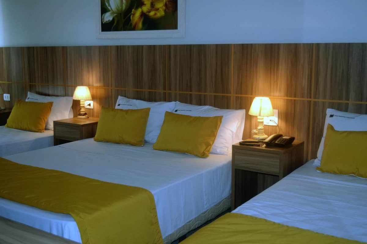 Minibar, skrivbord, mörklÀggningsgardiner och gratis wi-fi