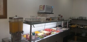 Free daily buffet breakfast - Hotel Diplomata (Rio de Janeiro)