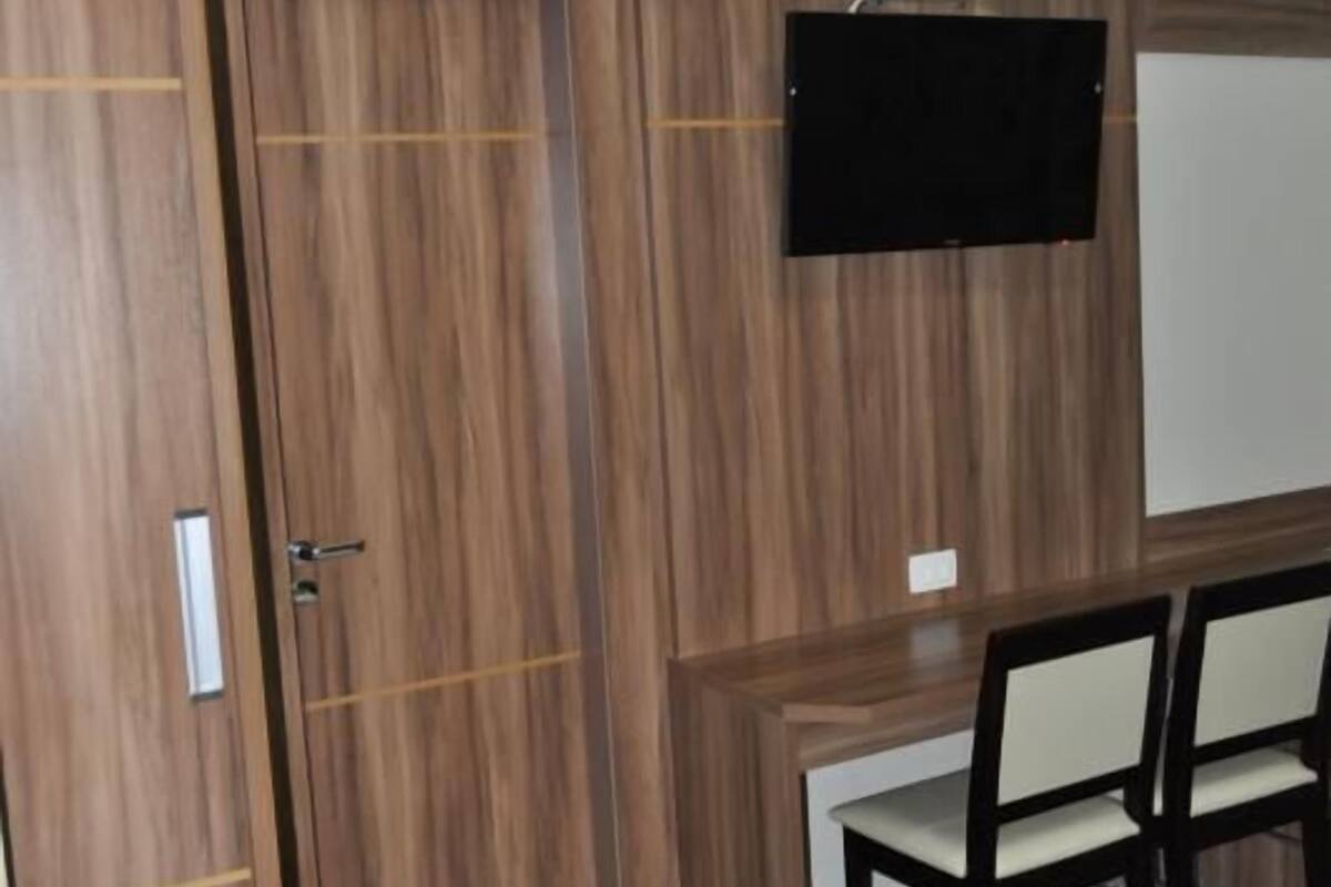 Minibar, skrivebord, mørklægningsgardiner, gratis Wi-Fi