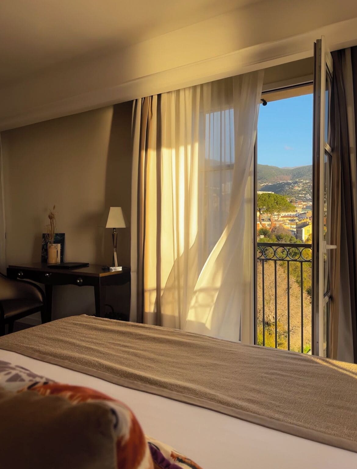 junior suite, sea view | 1 bedroom, premium bedding, minibar, in-room safe