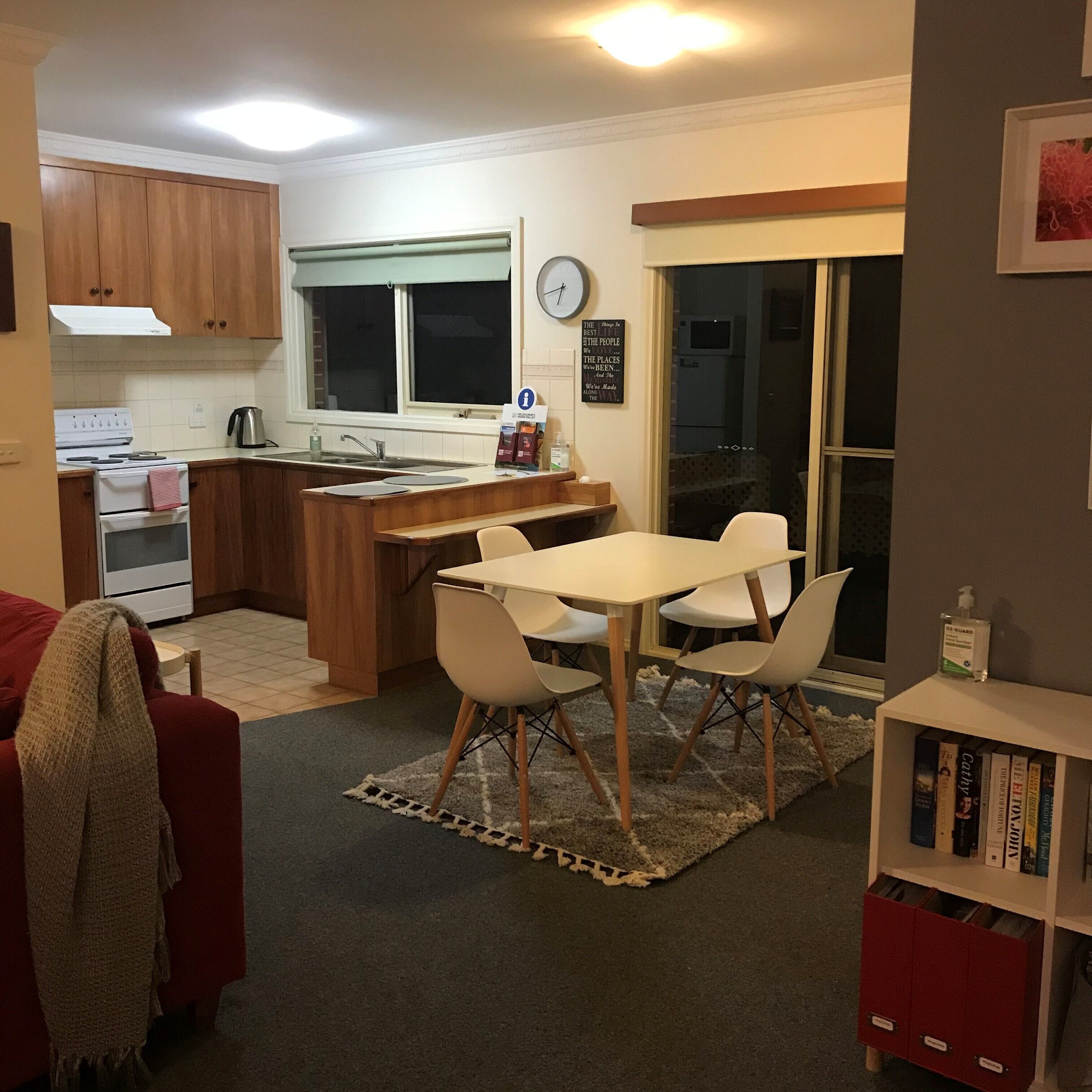 Holiday Home | Essbereich im Zimmer